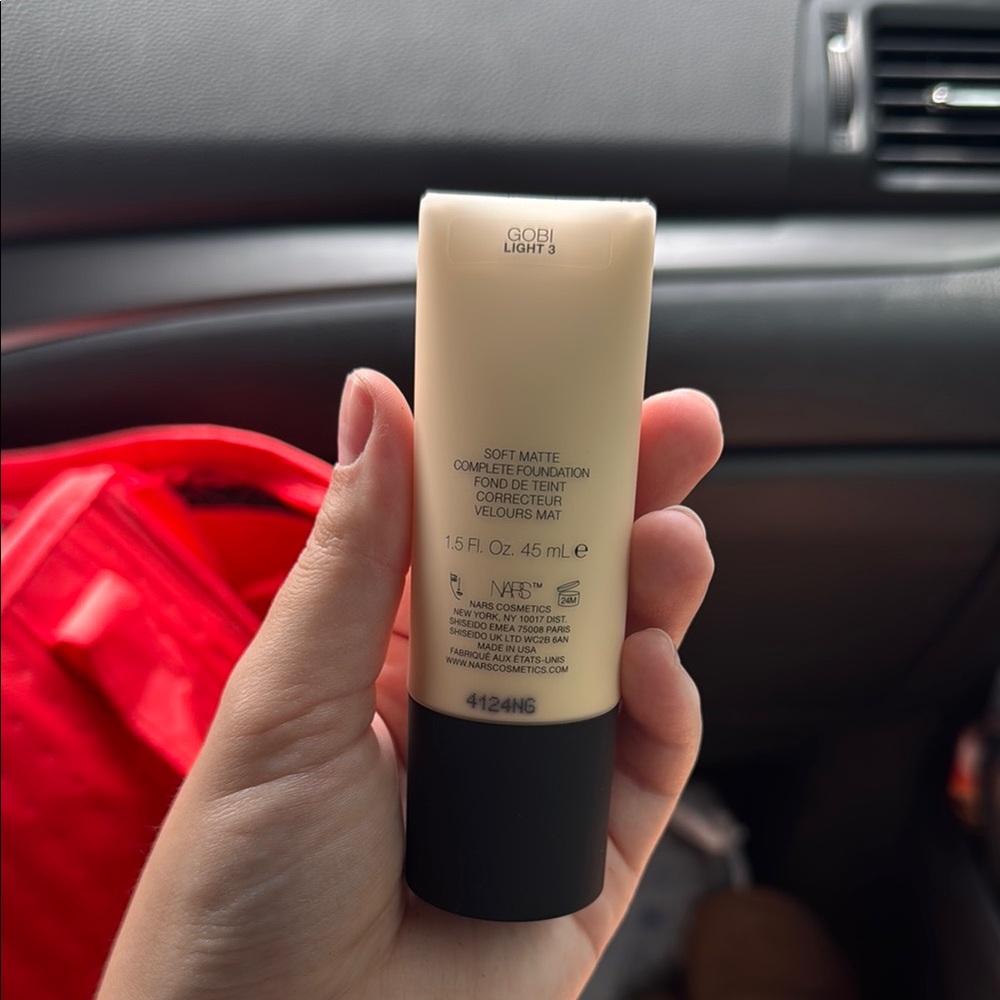 NARS Soft Matte Foundation - Picture 9 of 9